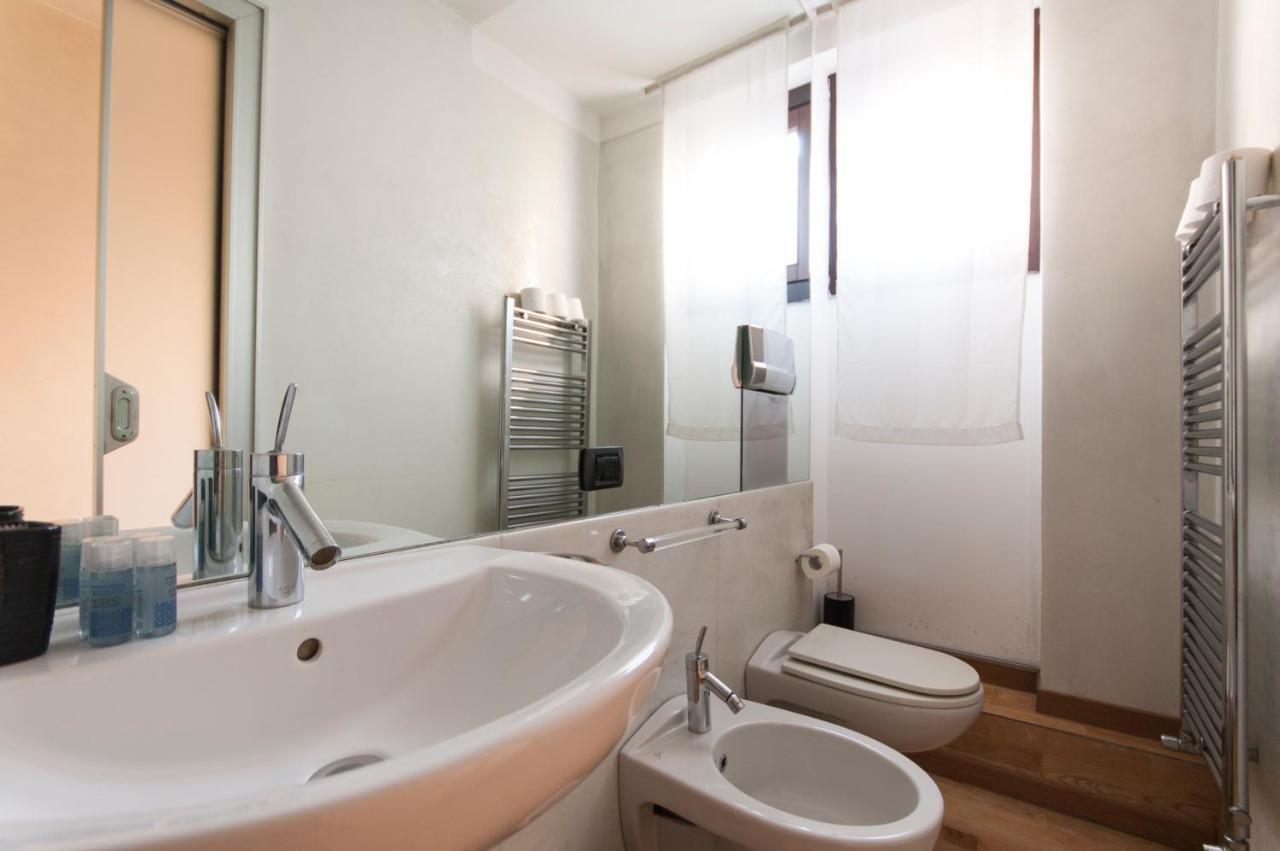 Youhosty - Duomo Studio Apartment Milano Ngoại thất bức ảnh